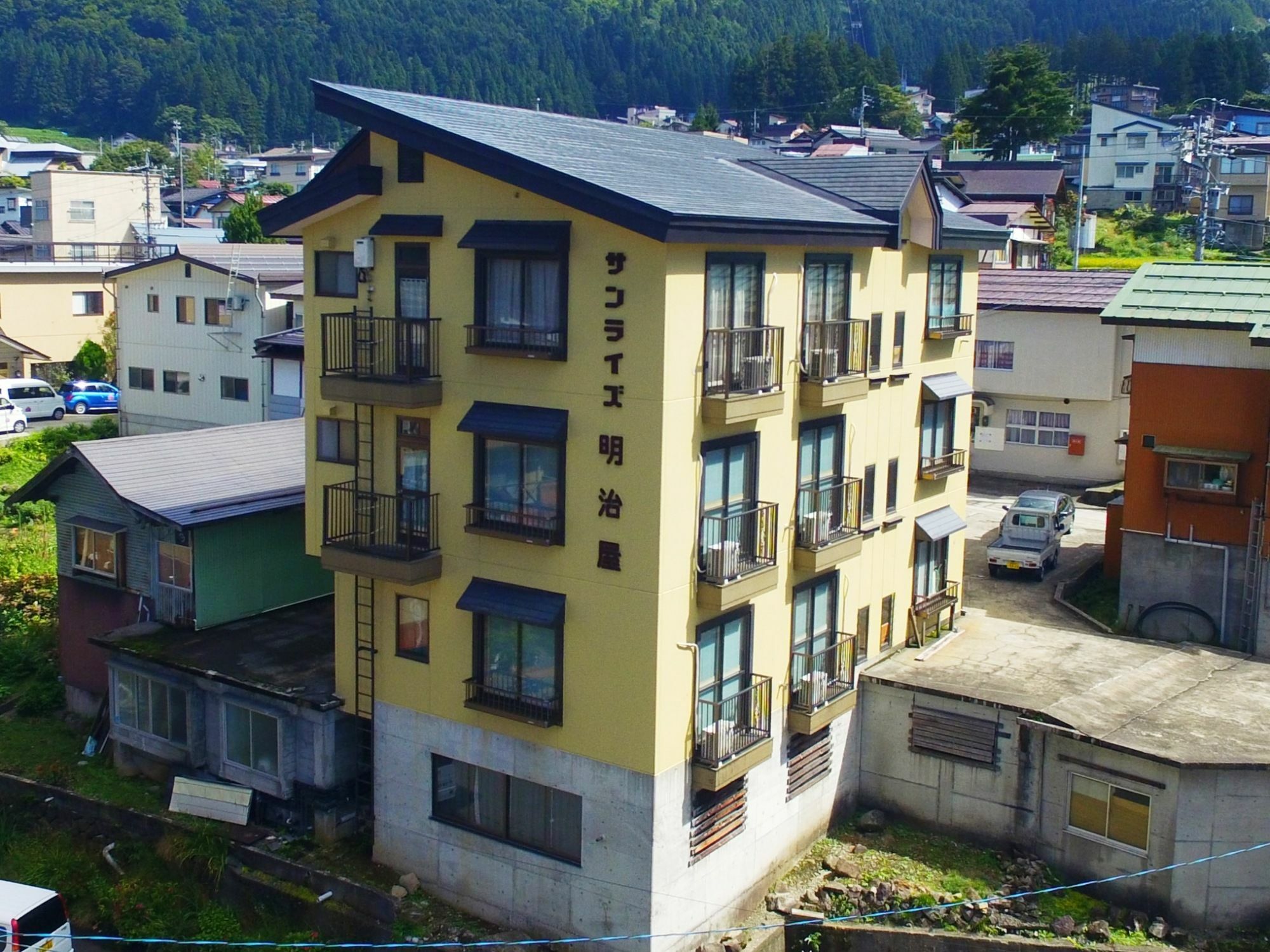 ซันไรส์ เมจิ-ยะ Hotel โนซาวะออนเซ็น ภายนอก รูปภาพ